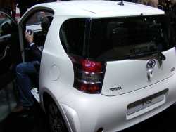 Paris 2008: Toyota prezinta noua Avensis si un IQ partial ilogic