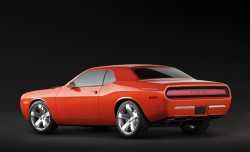 Un nou muscle car pe soselele americane: Dodge Challenger