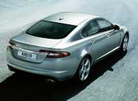 Jaguar iese la rampa cu un nou model: XF