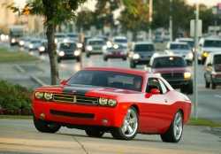 Un nou muscle car pe soselele americane: Dodge Challenger