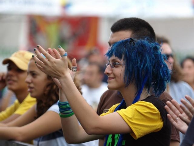 Steven Wallraf - blue girl at B'ESTFEST