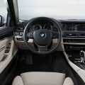 BMW Seria 5 vs Mercedes E-Klasse - Foto 9 din 54