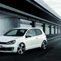VW Golf GTI - Foto 40 din 48