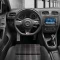 VW Golf GTI - Foto 34 din 48