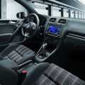 VW Golf GTI - Foto 38 din 48