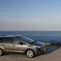Peugeot 5008 - Foto 1 din 36
