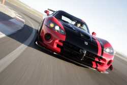 Impresionant dar (inca) neoficial: Dodge Viper, record pe Nurburgring