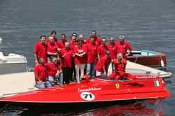 Record de viteza pe apa cu un motor Ferrari